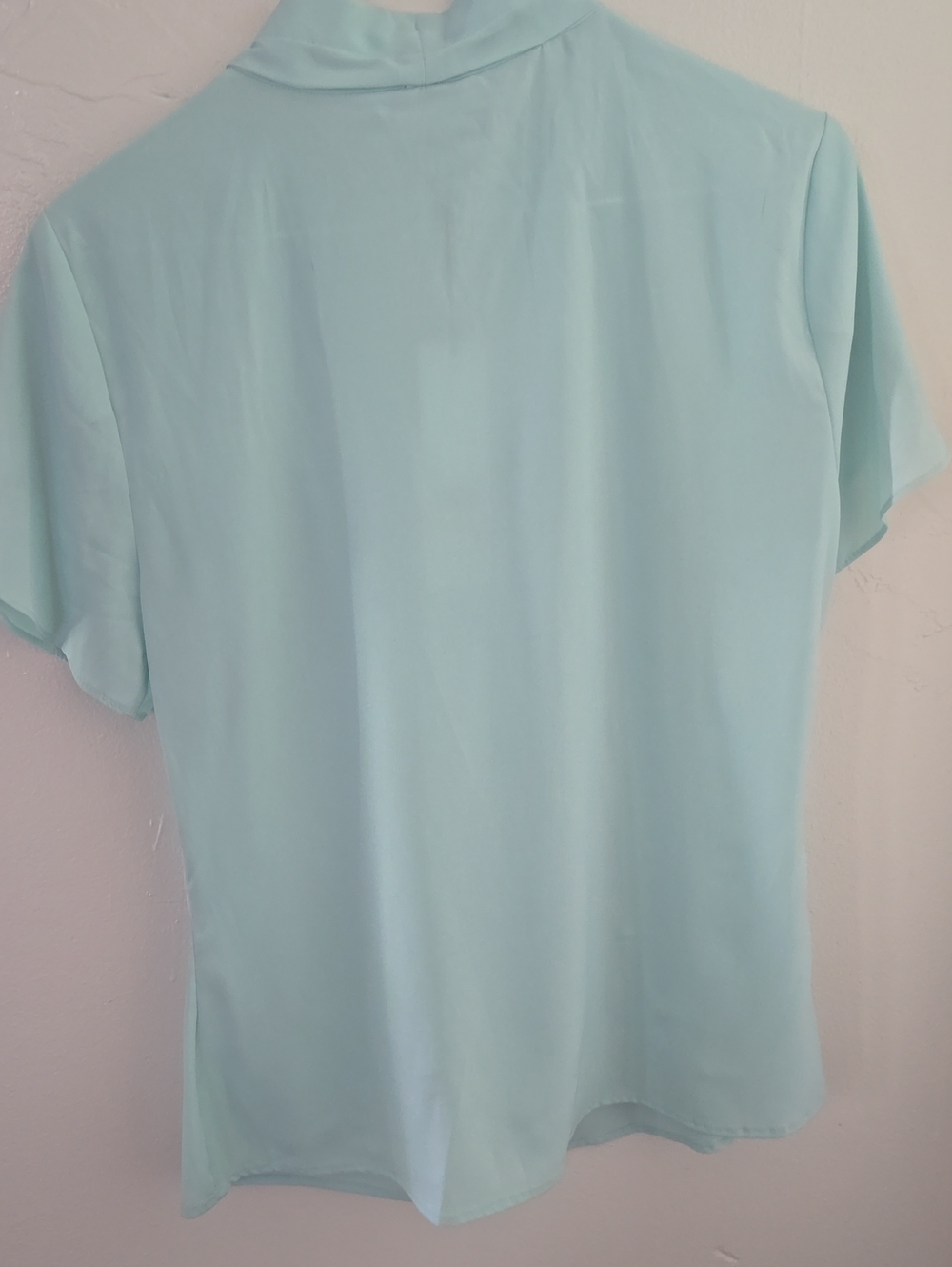 Calvin Klein Womens V-Neck Flutter Sleeve Blouse Size Medium NWT - Picture 4 of 7